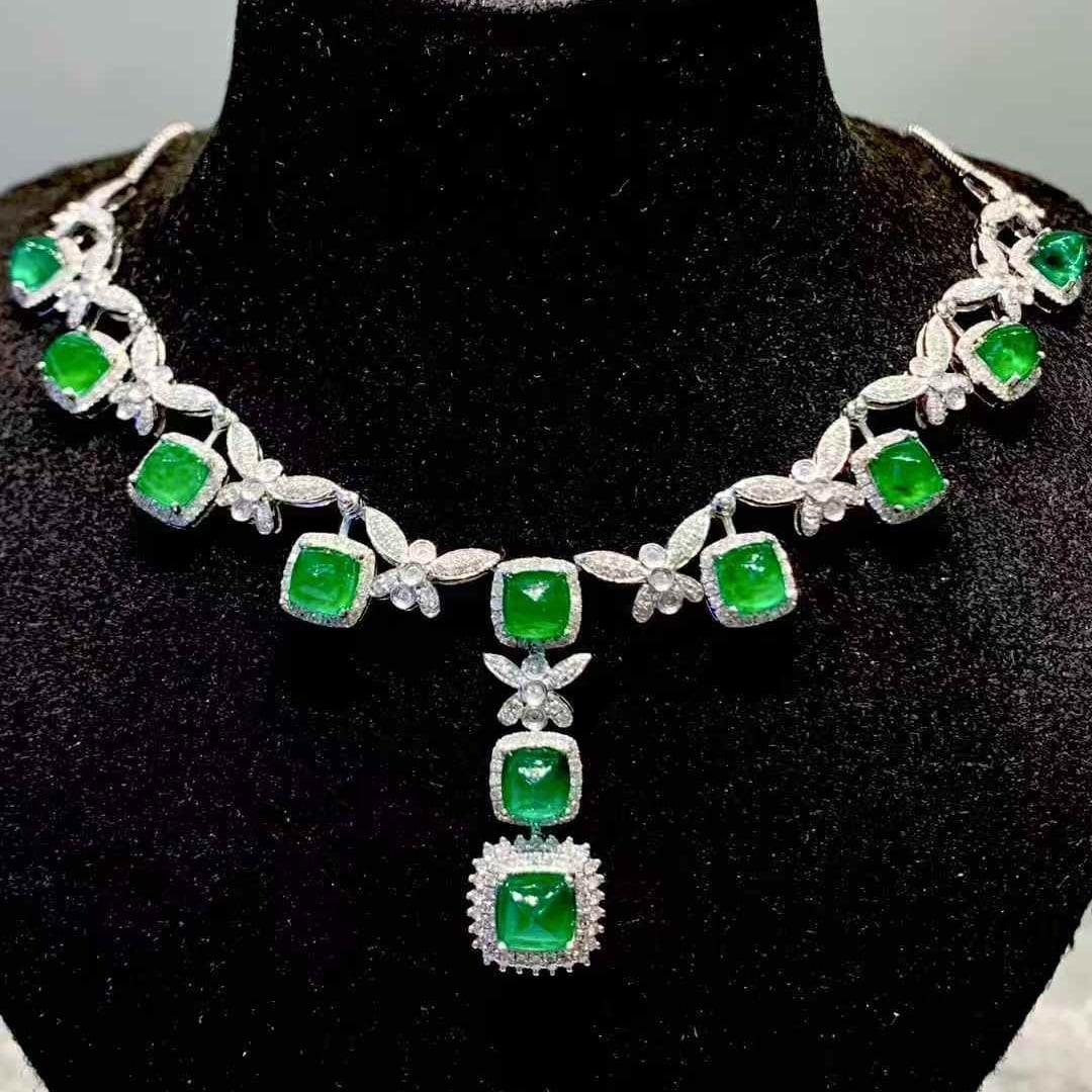 14k Gold 7.5 Ct Natural Emerald & Diamond Necklace: Ref:231101108 // gold content:14k gold // main gemstone:emerald // shape:sugar-loaf // carat weight:7. 5ct // color:green // treatment:natural // // adjacent gemstone 2 : diamond // number of