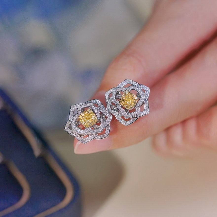 14k Gold 0.80 Ct Natural Color Diamond Earrings - 3
