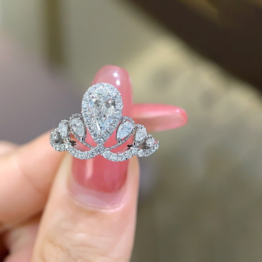 14k Gold 0.50 Ct Natural H Diamond Ring: Ref:231101120 // gold content:14k gold // ring size:7. 25us // // main gemstone:diamond // shape:pear // carat weight:0. 50ct // clarity grade:vs-si // color:h // treatment:natural // // adjacent