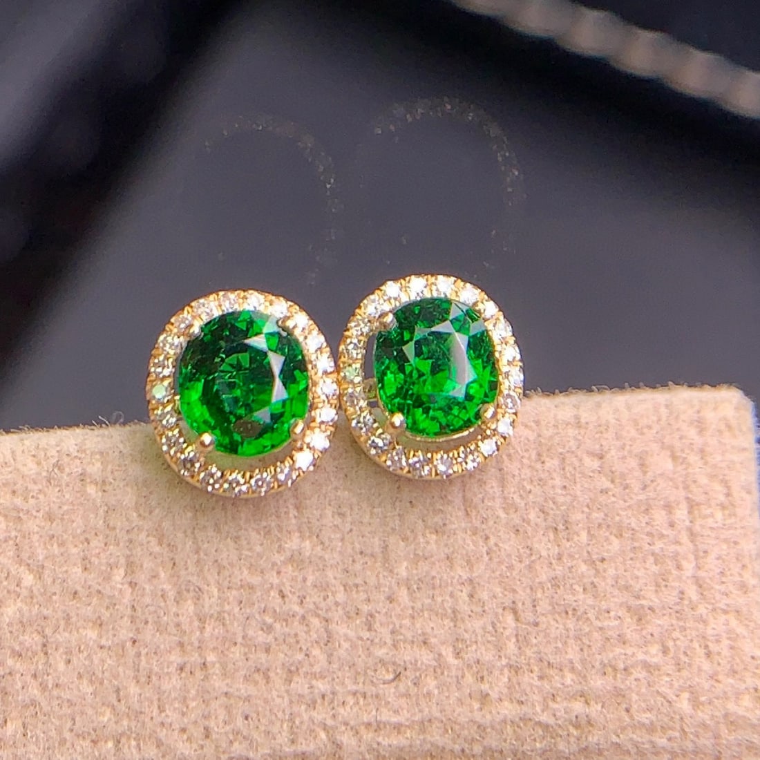 14k Gold 1.45 Ct Natural Tsavorite & Diamond Earrings - 5