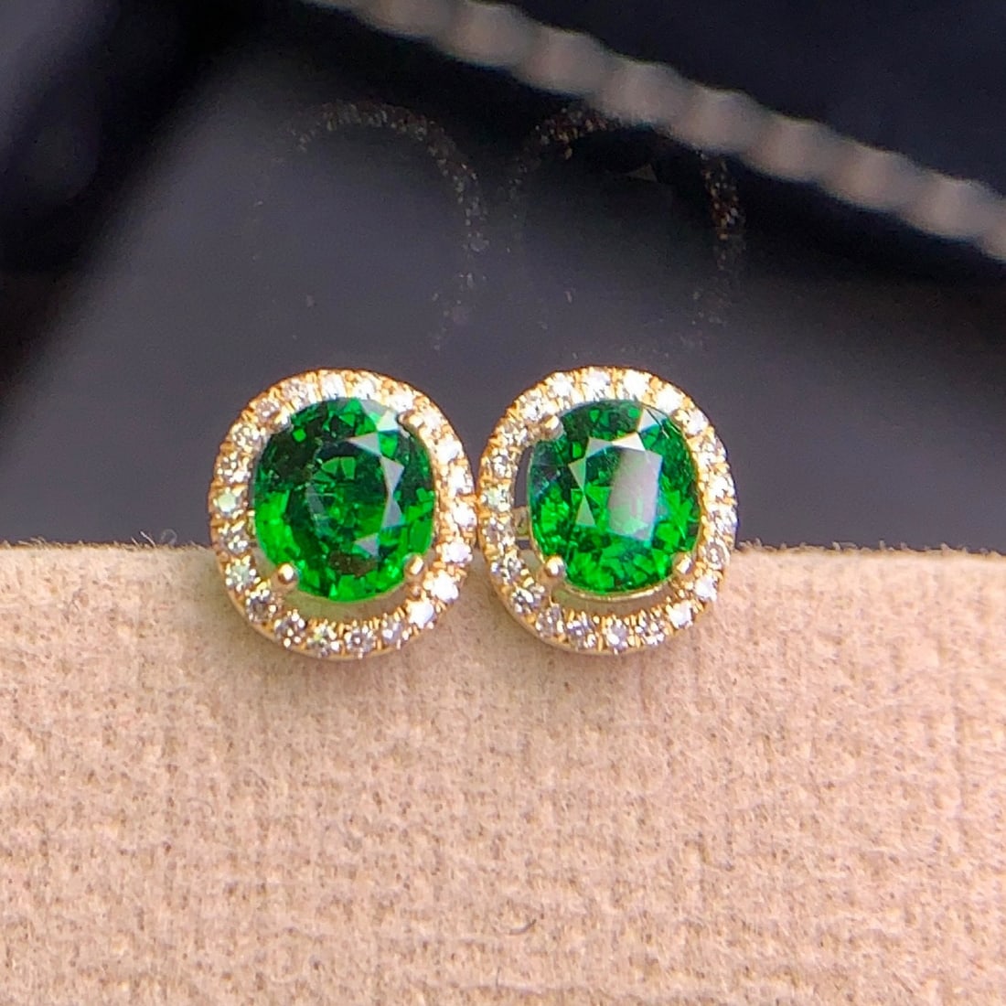 14k Gold 1.45 Ct Natural Tsavorite & Diamond Earrings - 6
