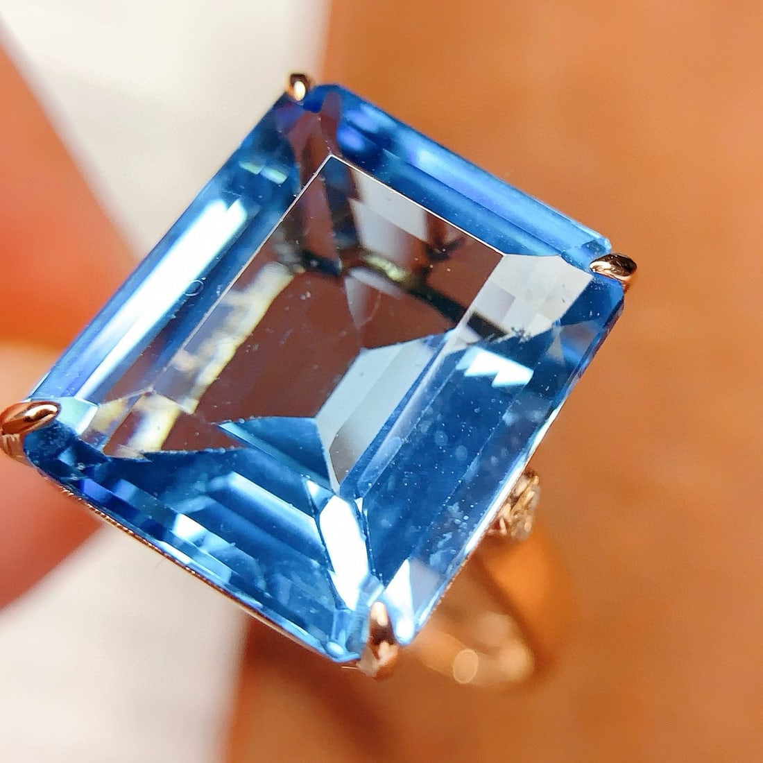 14k Gold 13.00 Ct Natural Topaz & Diamond Ring - 3