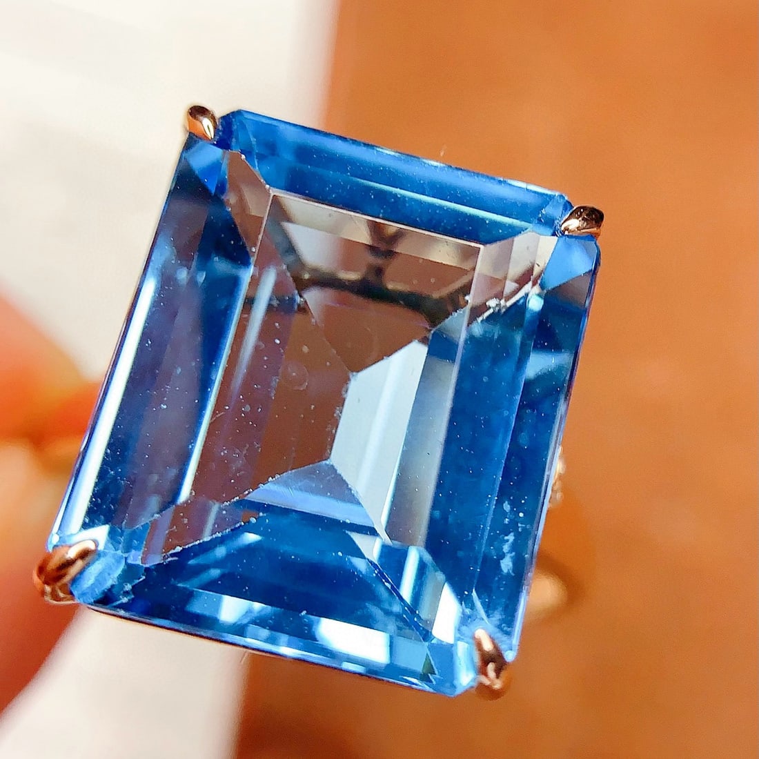 14k Gold 13.00 Ct Natural Topaz & Diamond Ring - 4