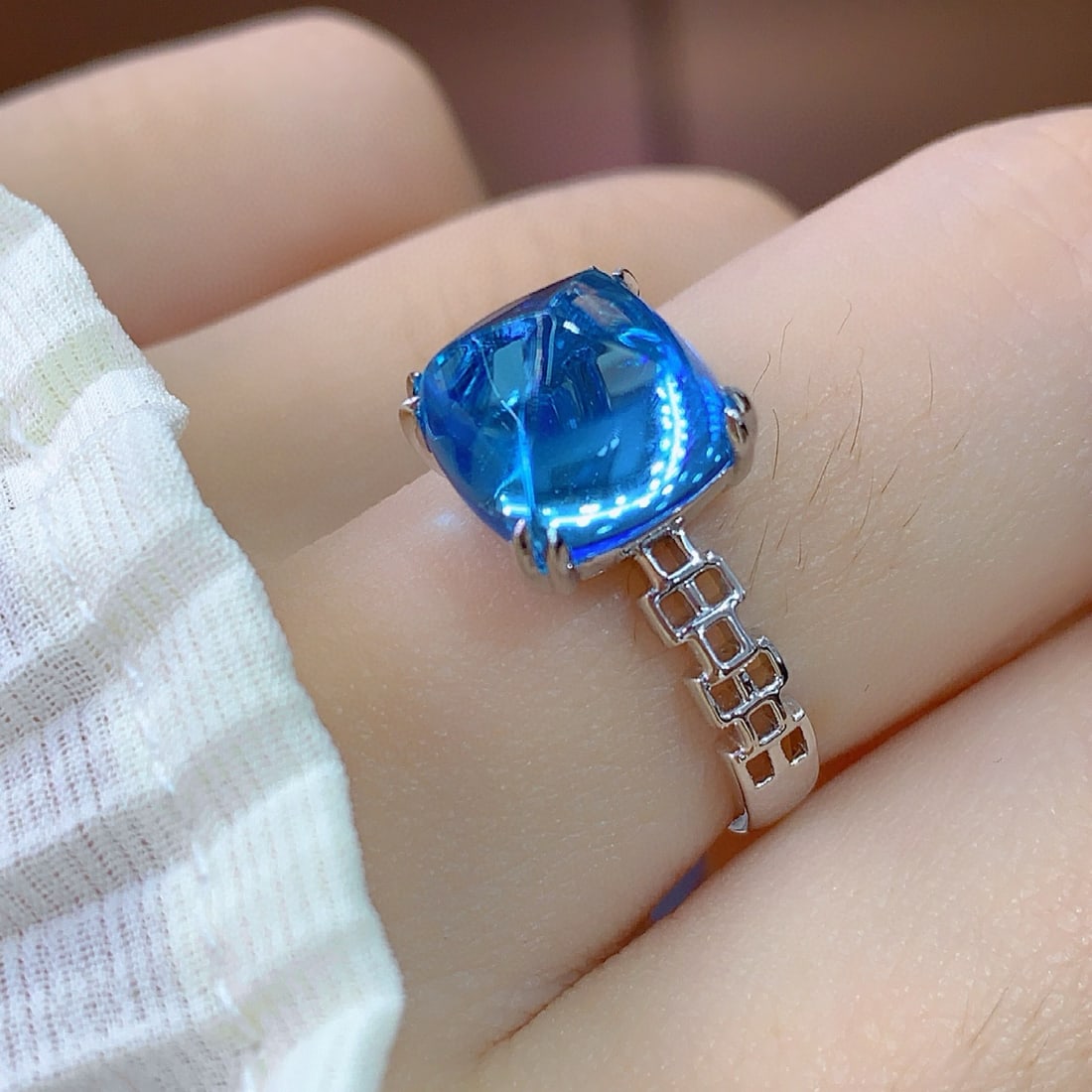 14k Gold 6.2 Ct Natural Topaz & Solitaire Ring - 2