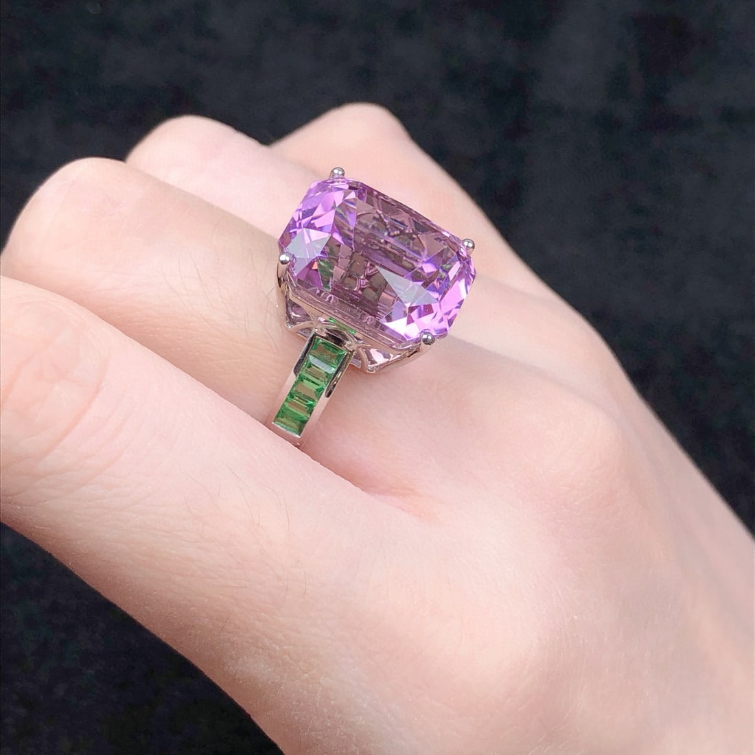 14k Gold 20.18 Ctw Natural Kunzite & Tsavorite Ring - 8