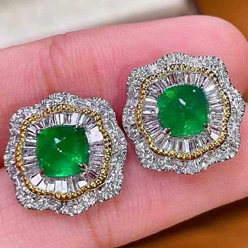 14k Gold 1.92 Ct Natural Emerald & Diamond Earrings - 2