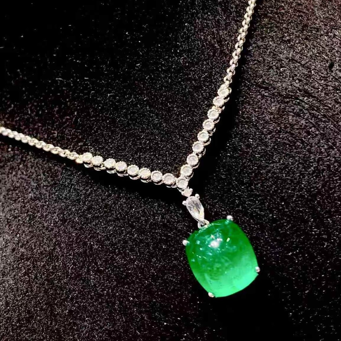 14k Gold 5.50 Ct Natural Emerald & Diamond Necklace - 4