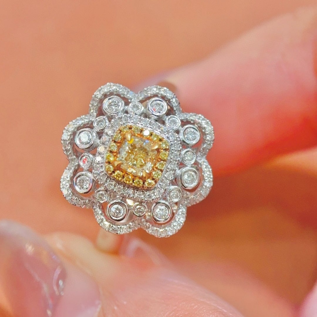 14k Gold 0.32 Ct Natural Yellow Diamond & Yellow Diamond & Diamond Ring - 3