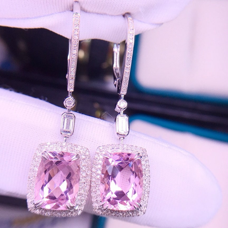 14k Gold 5.6 Ct Natural Kunzite & Diamond Earrings: Ref:231101211 // gold content:14k gold // main gemstone:kunzite // shape:cushion // carat weight:5. 6ct // color:purplish pink // treatment:natural // // adjacent gemstone 2 : diamond // shape:multipl
