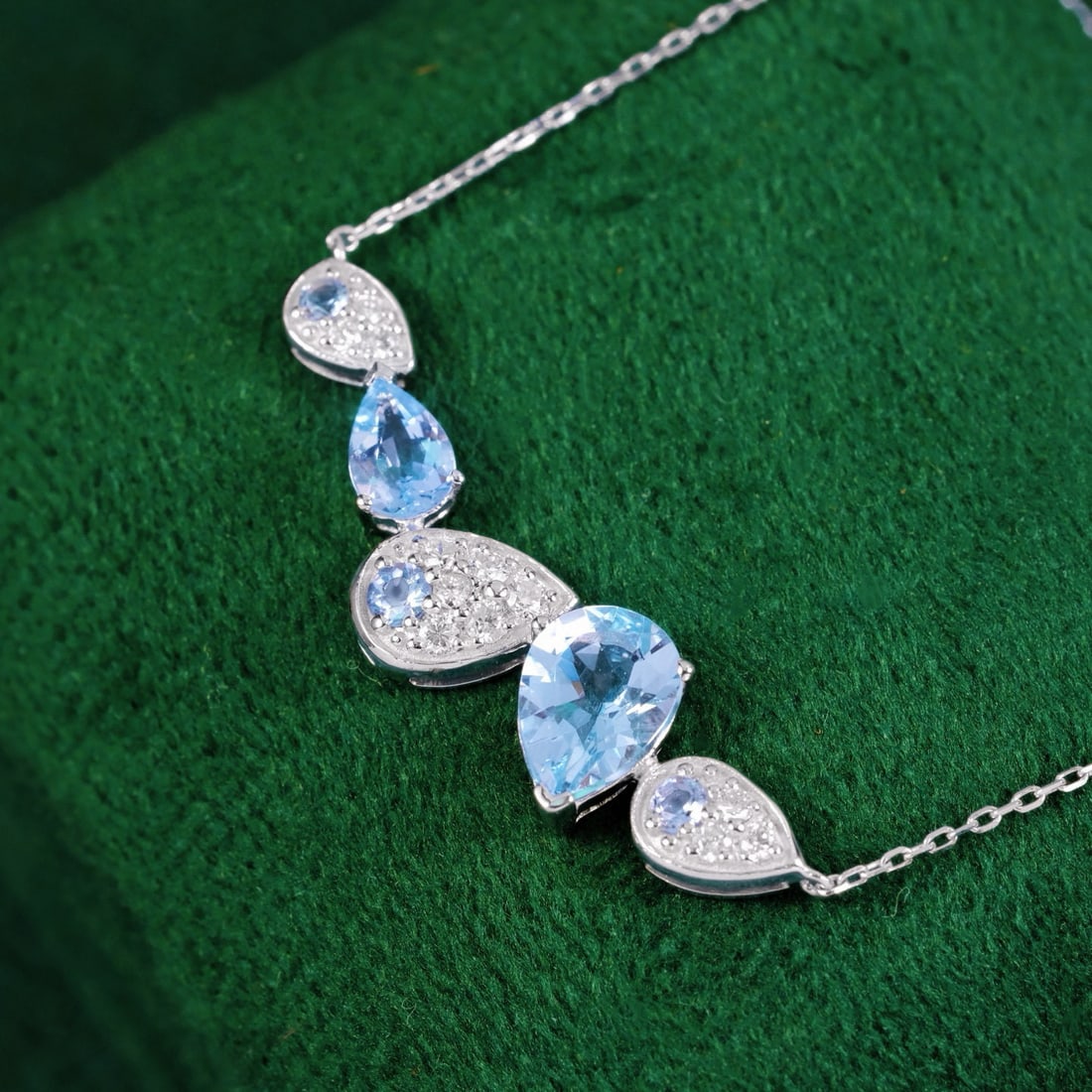 14k Gold 1.83 Ctw Natural Aquamarine & Diamond Necklace - 6