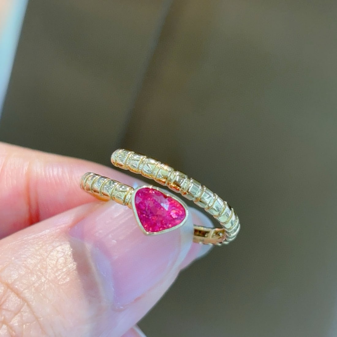 14k Gold 1.00 Ct Natural Spinel Ring - 2