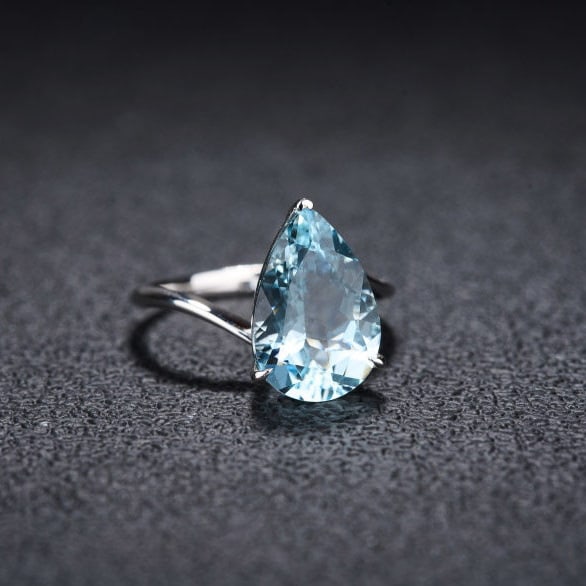 14k Gold 4.1 Ct Natural Aquamarine & Solitaire Ring - 2