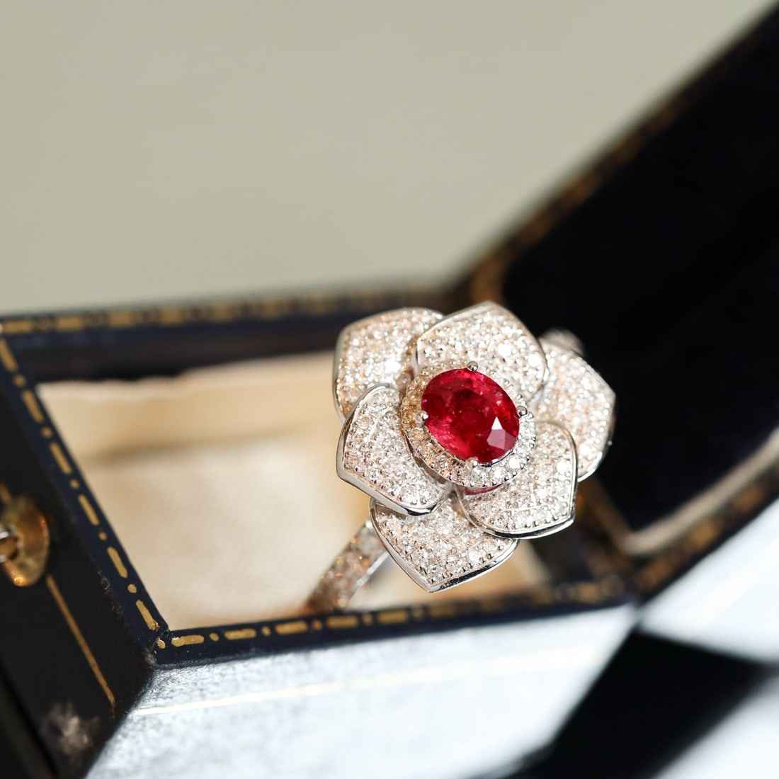 14k Gold 0.98 Ctw Natural Ruby & Diamond Ring - 3