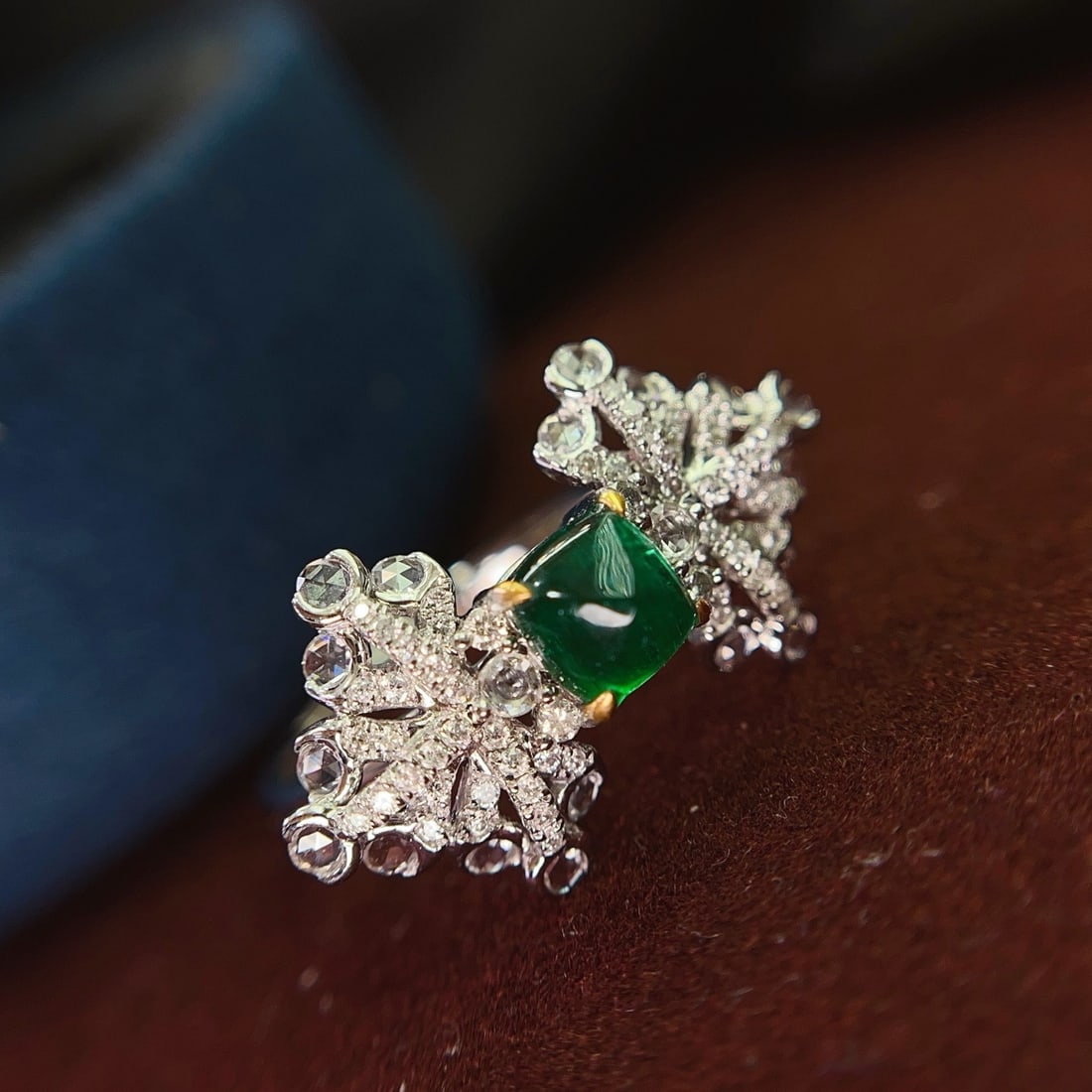 14k Gold 0.80 Ct Vivid Green Natural Emerald & Diamond Ring - 5