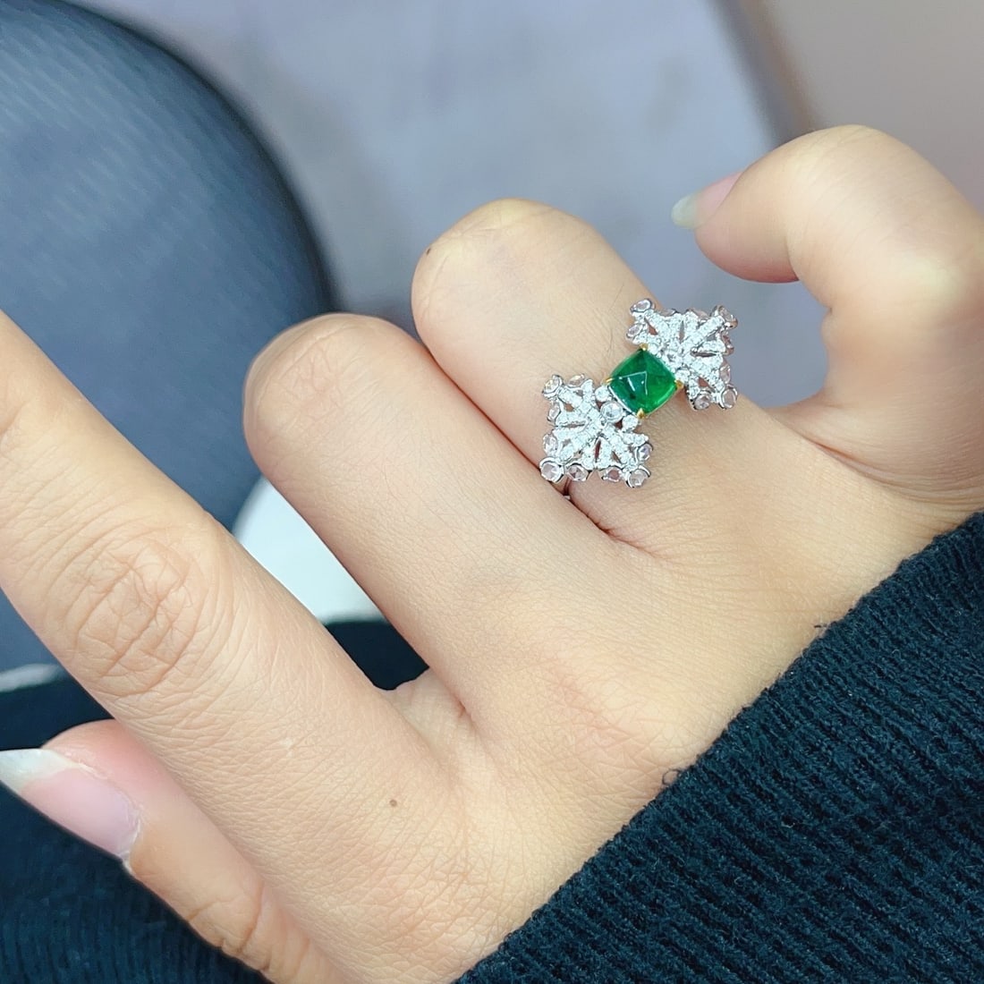 14k Gold 0.80 Ct Vivid Green Natural Emerald & Diamond Ring - 6