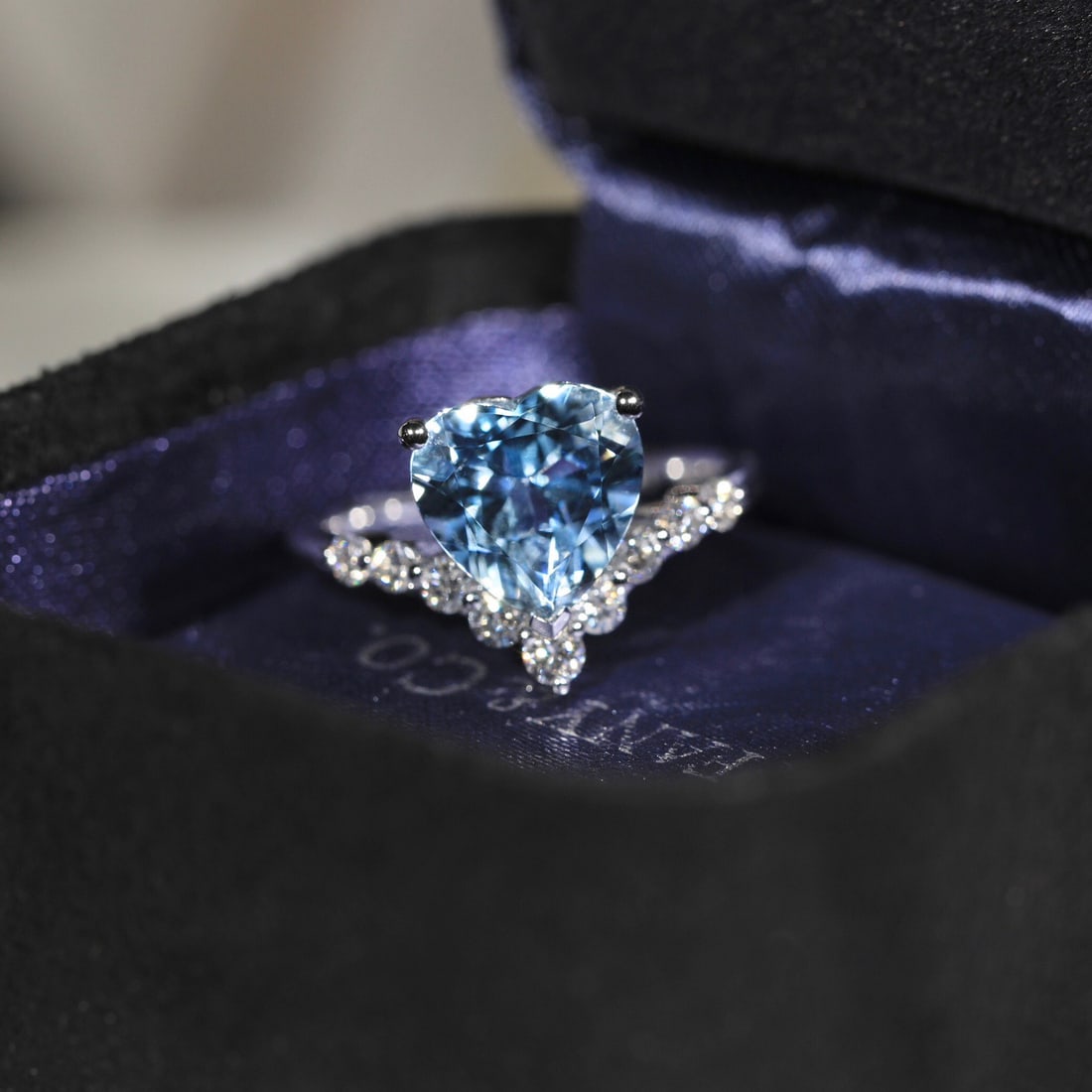 14k Gold 2.38 Ct Natural Aquamarine & Diamond Ring - 2