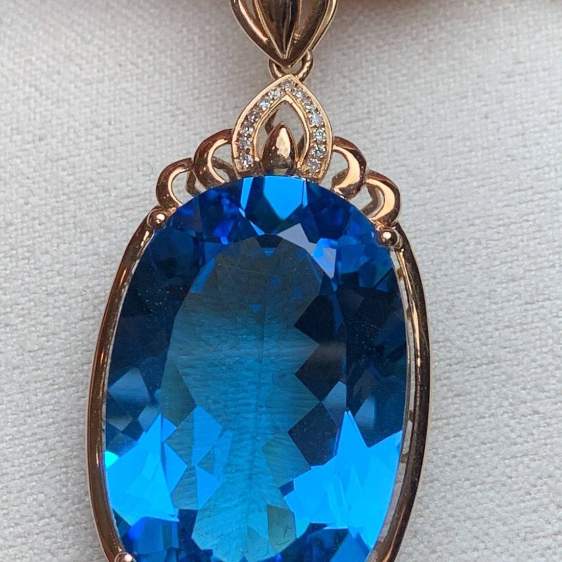14k Gold 30 Ct Natural Topaz & Diamond Pendant( Without Chain ) - 2
