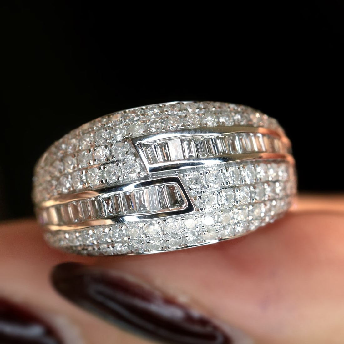 14k Gold 1.45 Ct Natural H Diamond Ring: Ref:231102083 // gold content:14k gold // ring size:7. 25us // // main gemstone:diamond // shape:multiple // carat weight:1. 45ct // clarity grade:vs-si // color:h // treatment:natural // Condition: