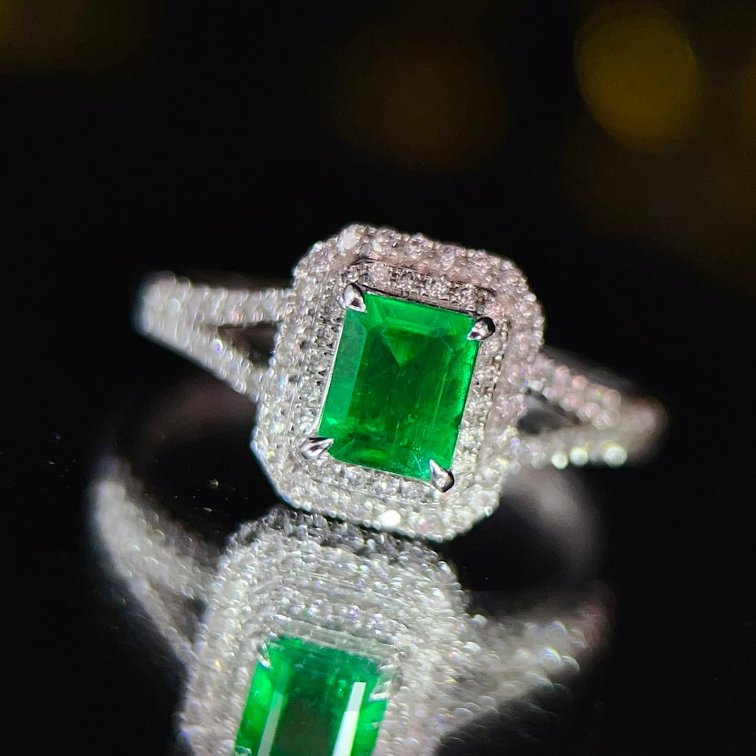 14k Gold 0.98 Ctw Vivid Green Natural Emerald & Diamond Ring - 3