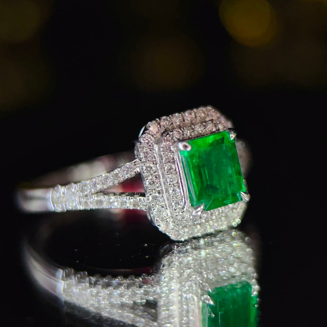 14k Gold 0.98 Ctw Vivid Green Natural Emerald & Diamond Ring - 5