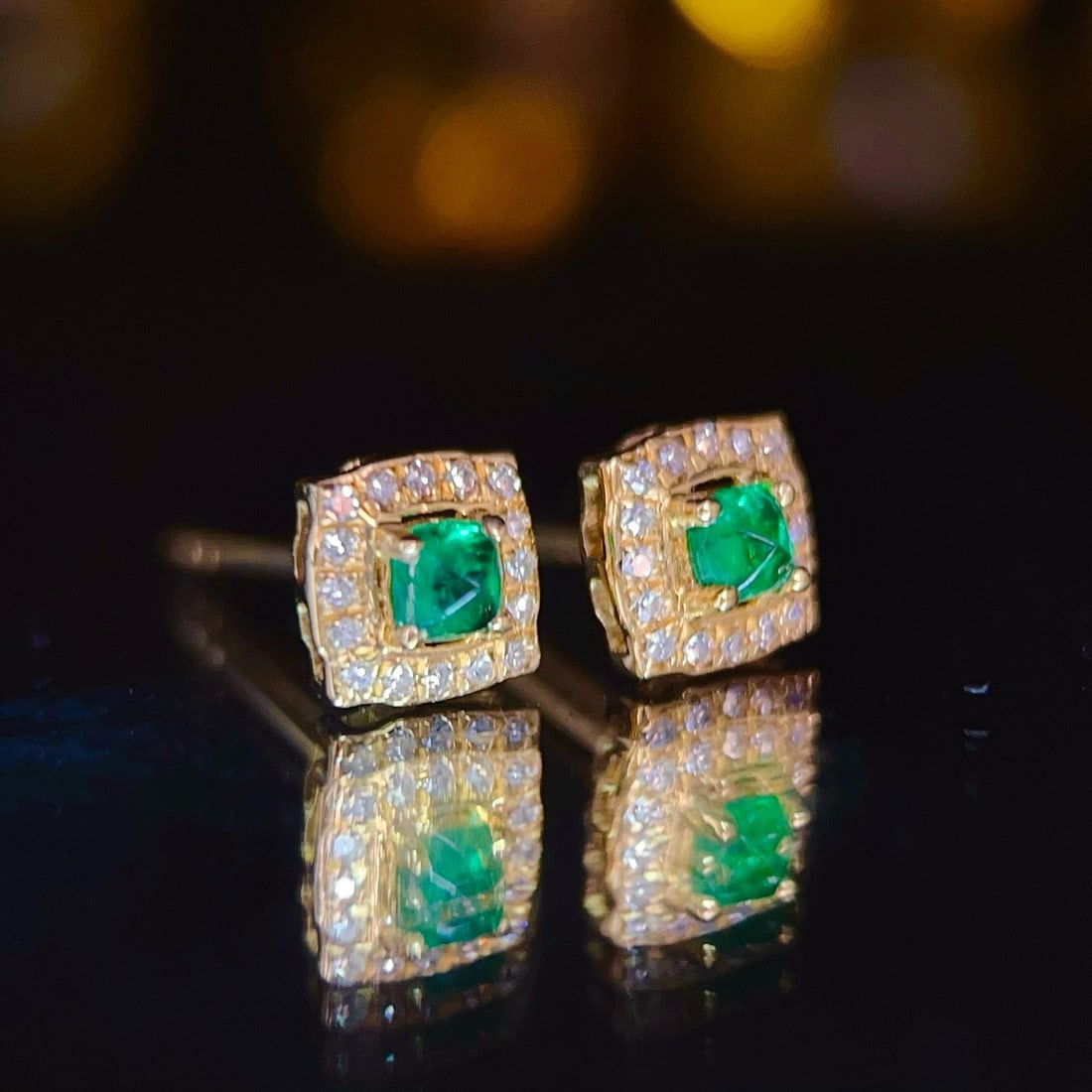14k Gold 0.2 Ct Natural Emerald & Diamond Earrings - 4