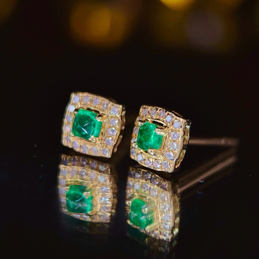 14k Gold 0.2 Ct Natural Emerald & Diamond Earrings - 5