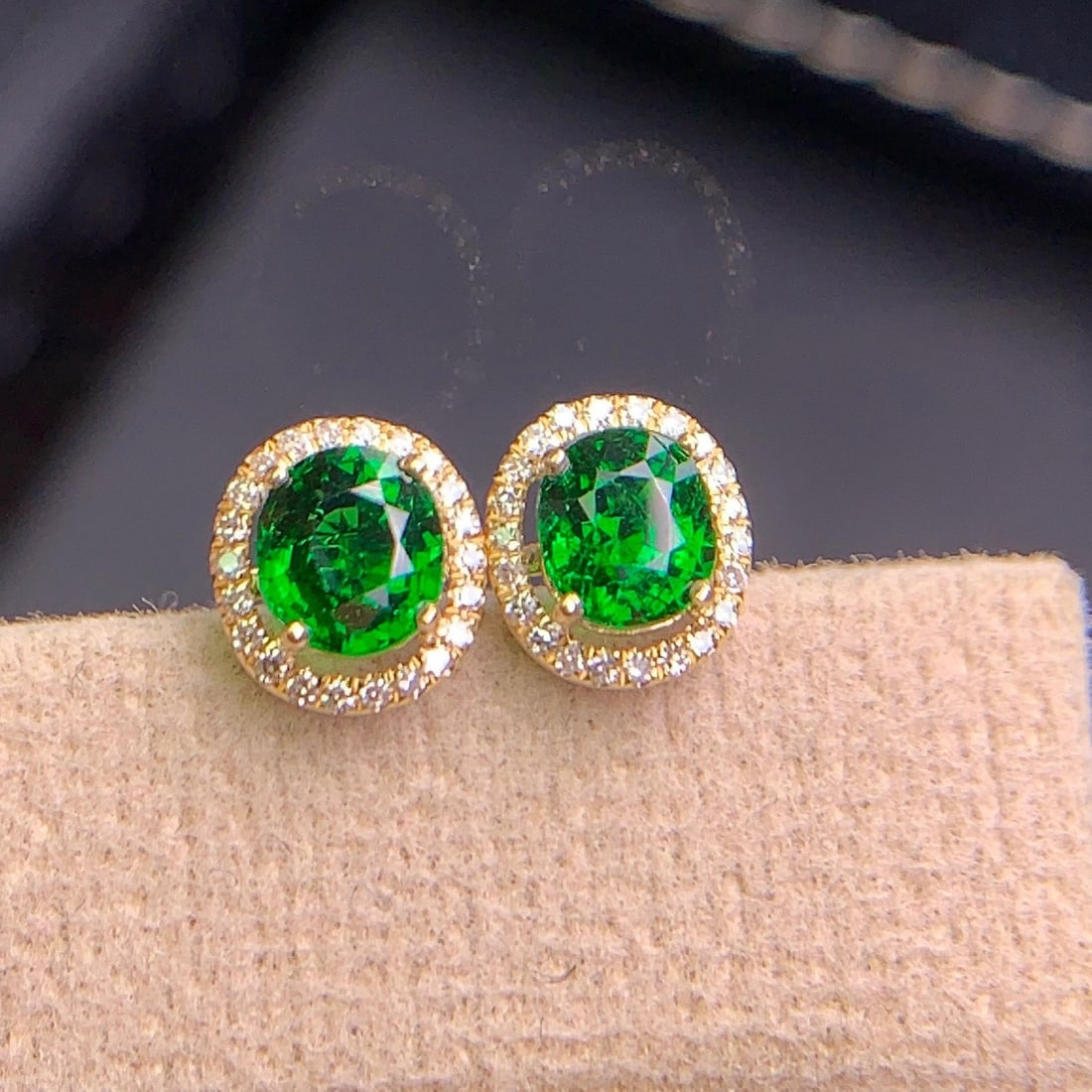 14k Gold 1.45 Ct Vivid Green Natural Tsavorite & Diamond Earrings - 5