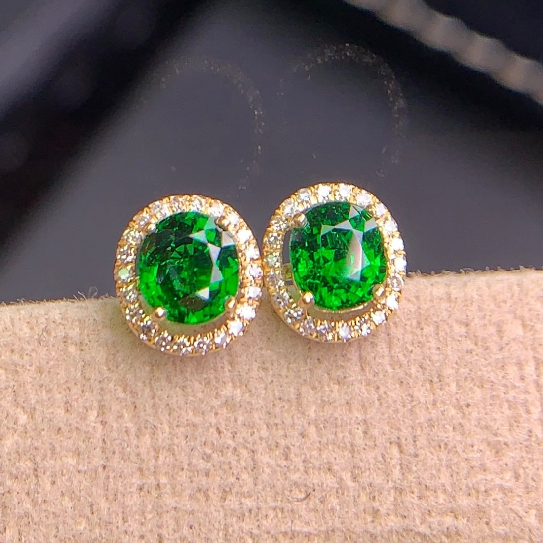 14k Gold 1.45 Ct Vivid Green Natural Tsavorite & Diamond Earrings - 9