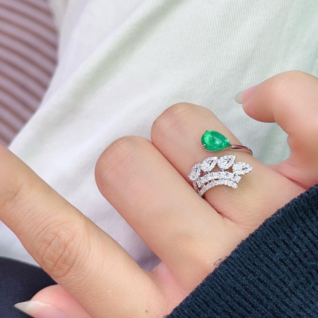 14k Gold 1.05 Ct Natural Emerald & Diamond Ring - 6