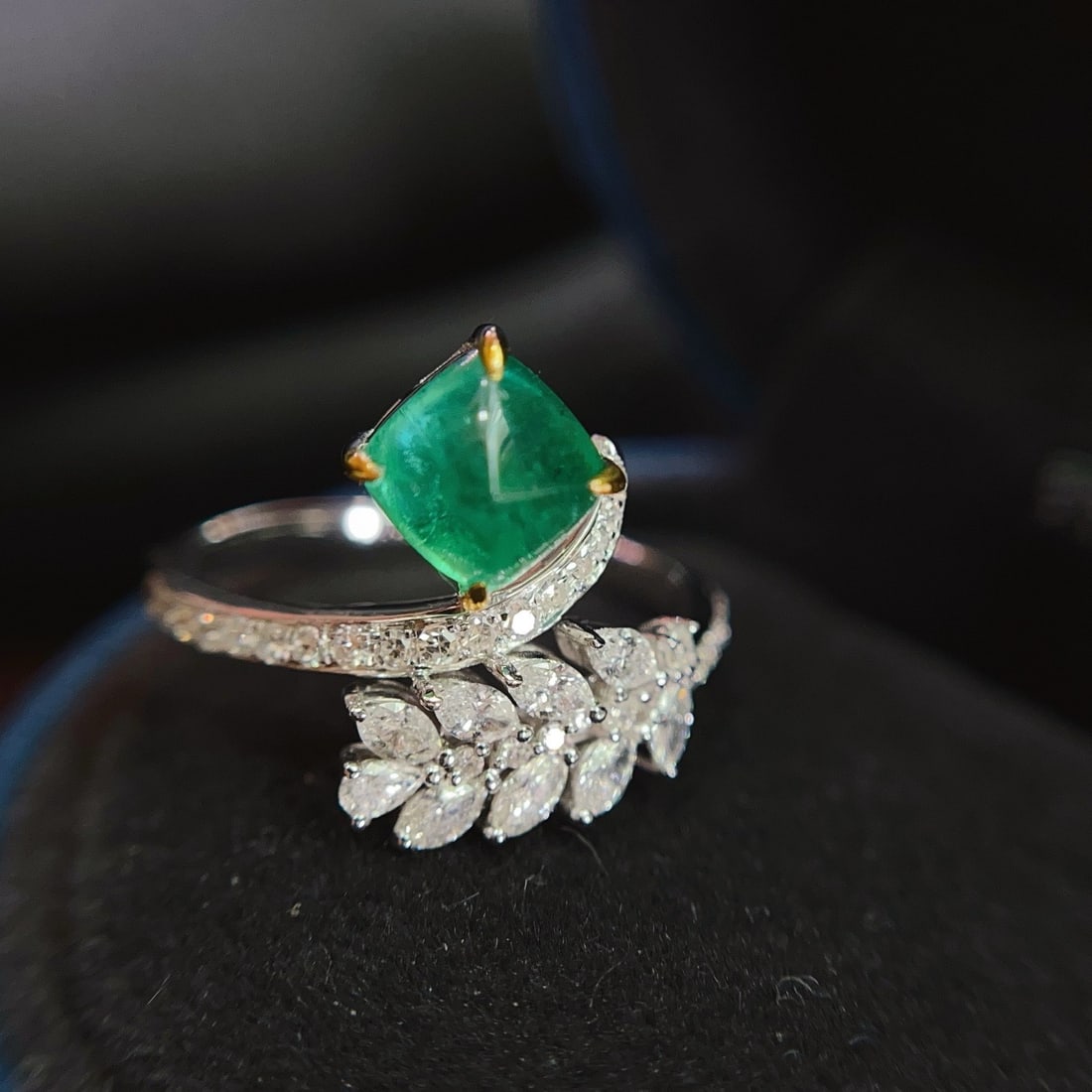 14k Gold 1.30 Ct Natural Emerald & Diamond Ring - 3