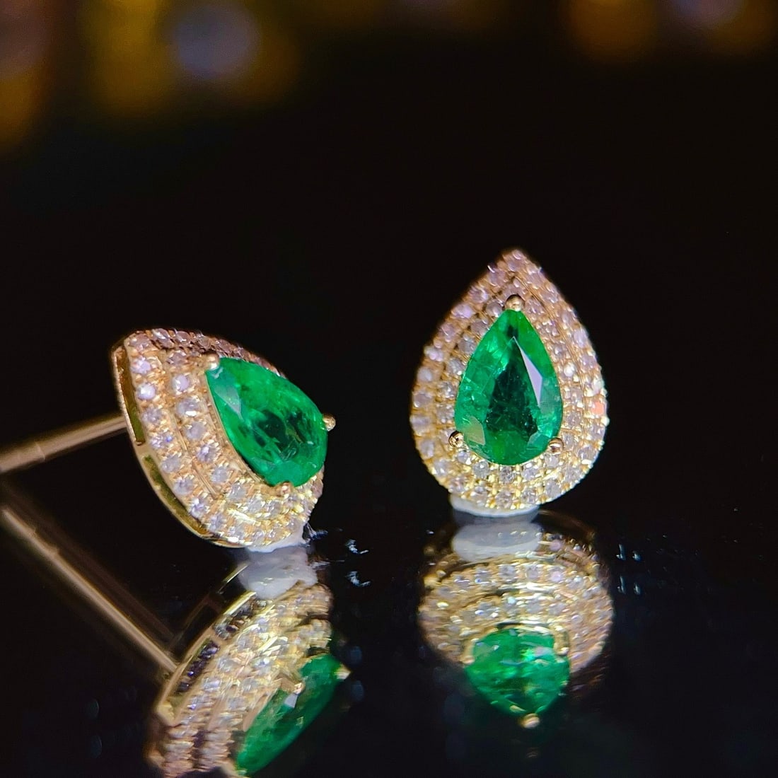 14k Gold 0.71 Ct Natural Emerald & Diamond Earrings - 5