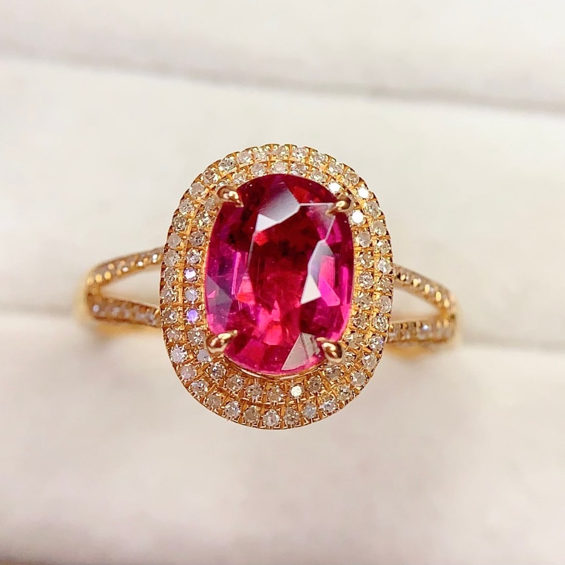 14k Gold 2.2 Ct Natural Tourmaline & Diamond Ring: Ref:231102200 // gold content:14k gold // ring size:7. 25us // // main gemstone:tourmaline // shape:oval // carat weight:2. 2ct // color:red // treatment:natural // // adjacent gemstone 2 : diamond