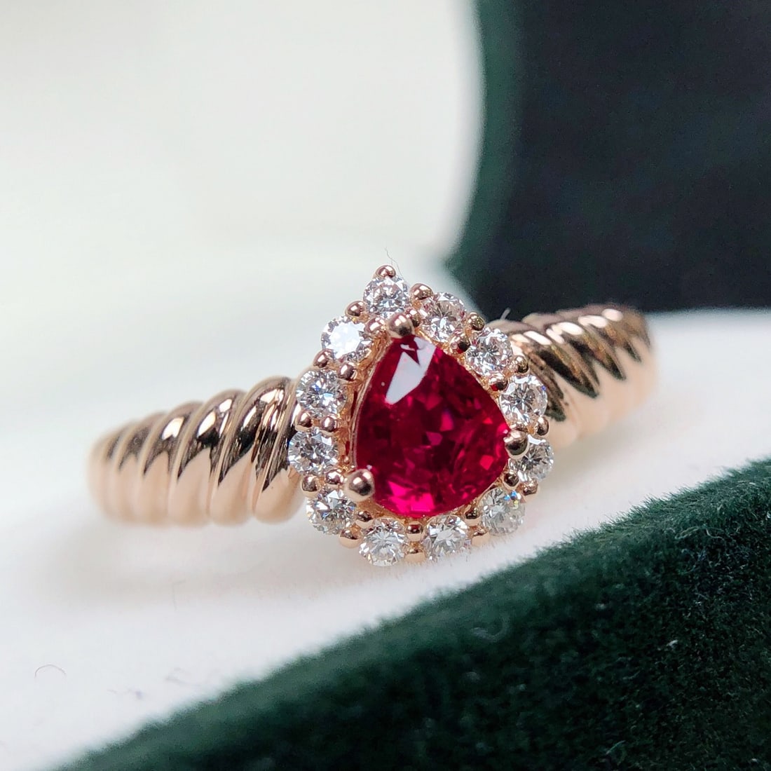 14k Gold 0.78 Ctw Natural Ruby & Diamond Ring - 2