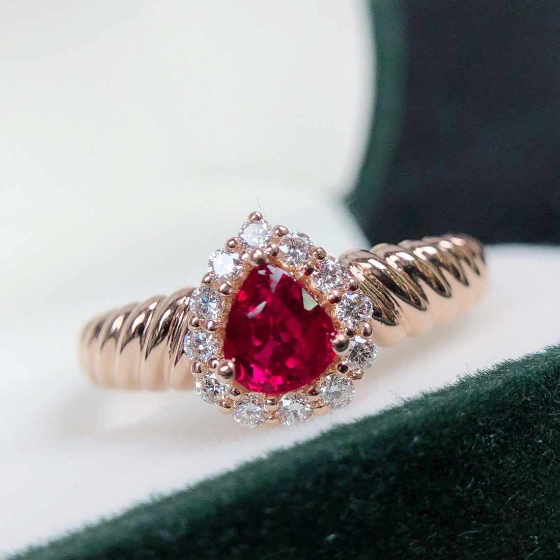 14k Gold 0.78 Ctw Natural Ruby & Diamond Ring - 5