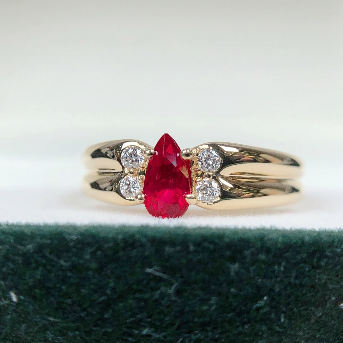 14k Gold 0.70 Ctw Vivid Red Natural Ruby & Diamond Ring - 3