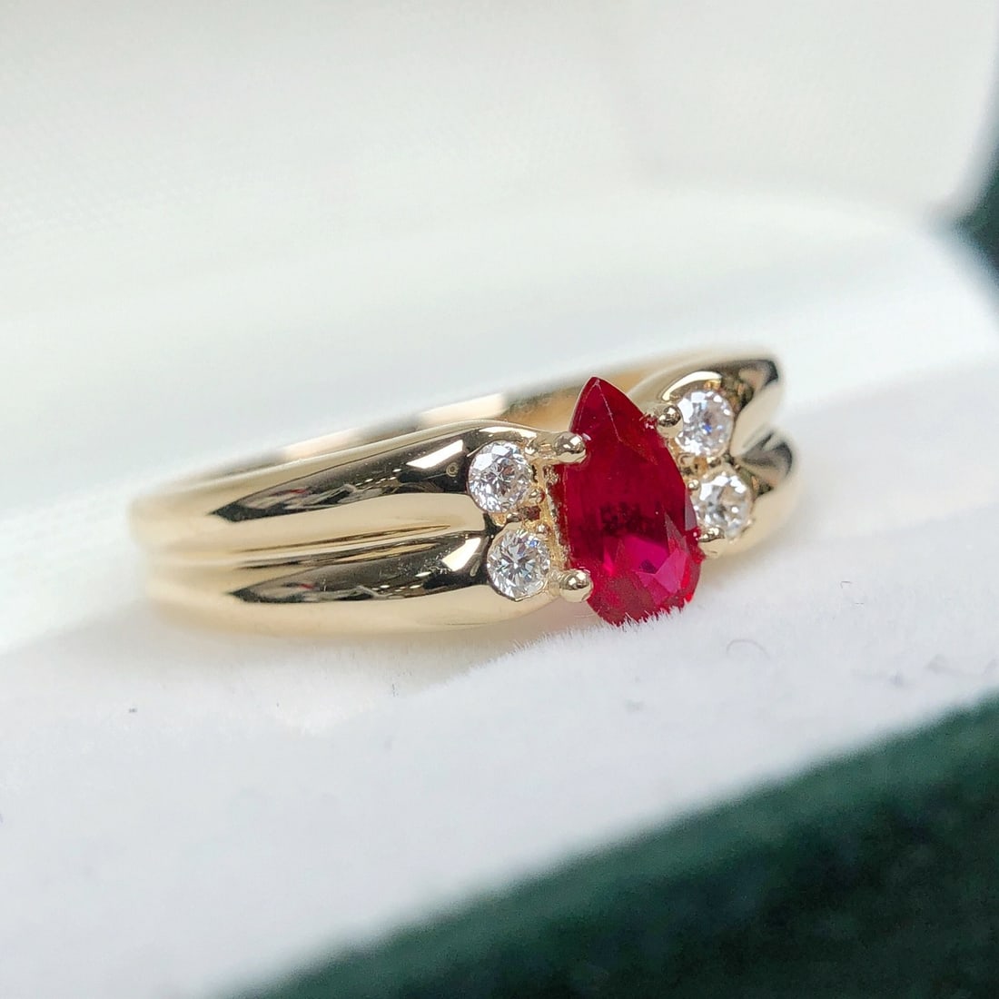 14k Gold 0.70 Ctw Vivid Red Natural Ruby & Diamond Ring - 6