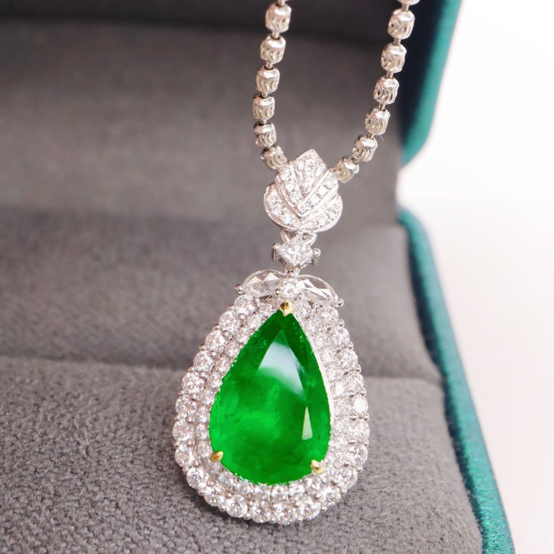 14k Gold 2.91 Ctw Vivid Green Natural Emerald & Diamond Pendant( Without Chain ) - 3