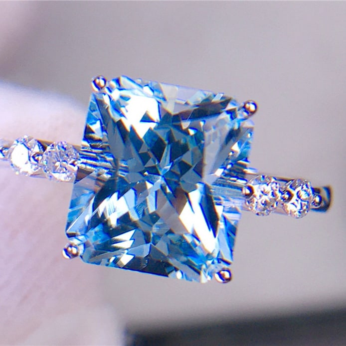 14k Gold 3.6 Ct Natural Aquamarine & Diamond Ring - 6