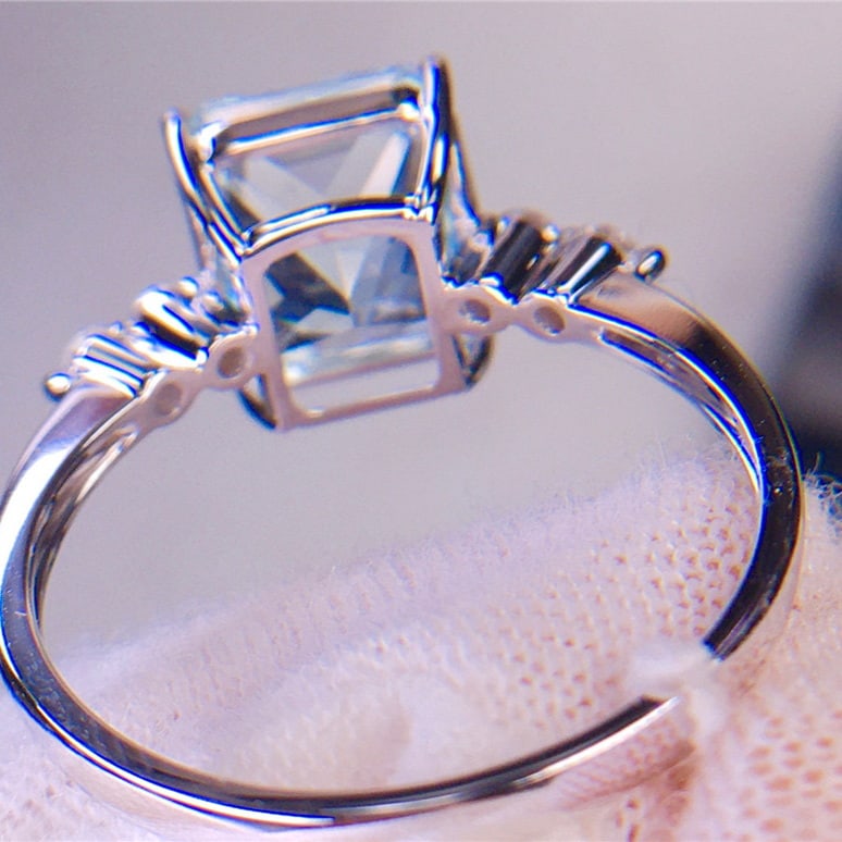 14k Gold 3.6 Ct Natural Aquamarine & Diamond Ring - 7