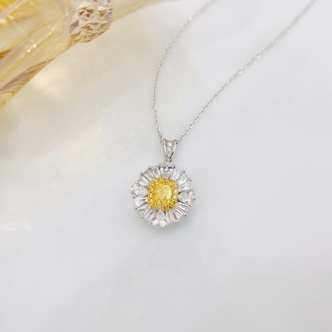 14k Gold 1.36 Ctw Natural Yellow Diamond & Diamond Necklace - 4