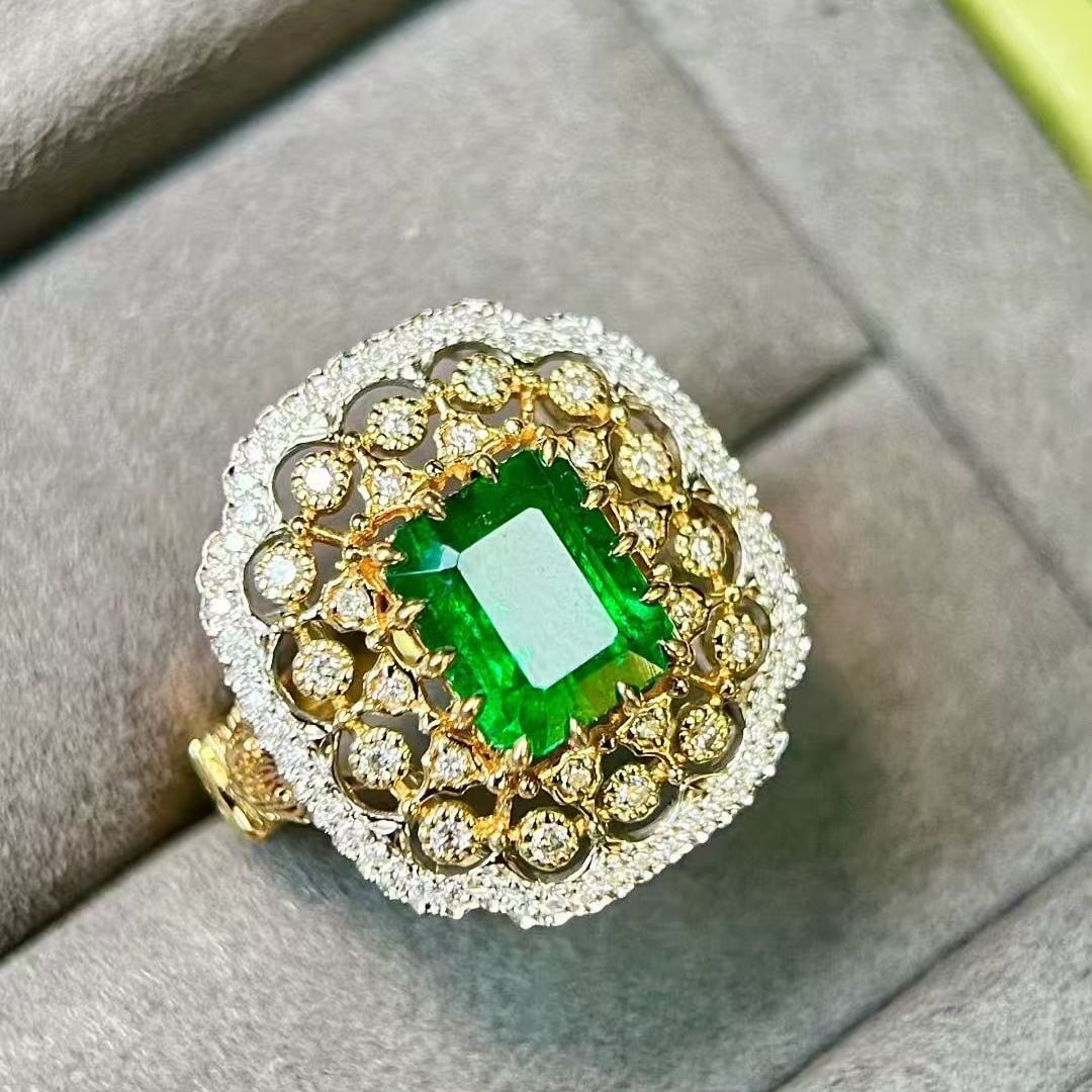 14k Gold 2.20 Ctw Vivid Green Natural Emerald & Diamond Ring - 2