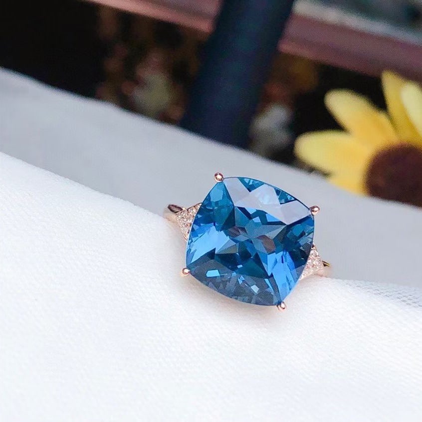 14k Gold 8.40 Ct Natural Topaz & Diamond Ring - 2