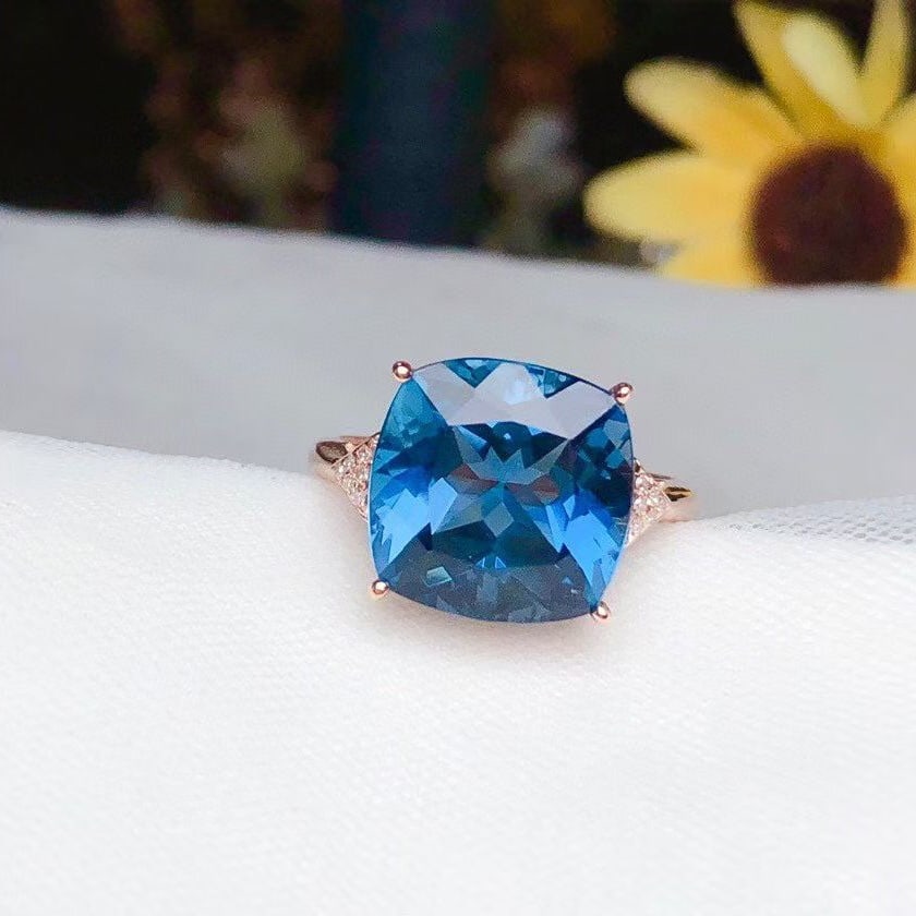 14k Gold 8.40 Ct Natural Topaz & Diamond Ring - 3