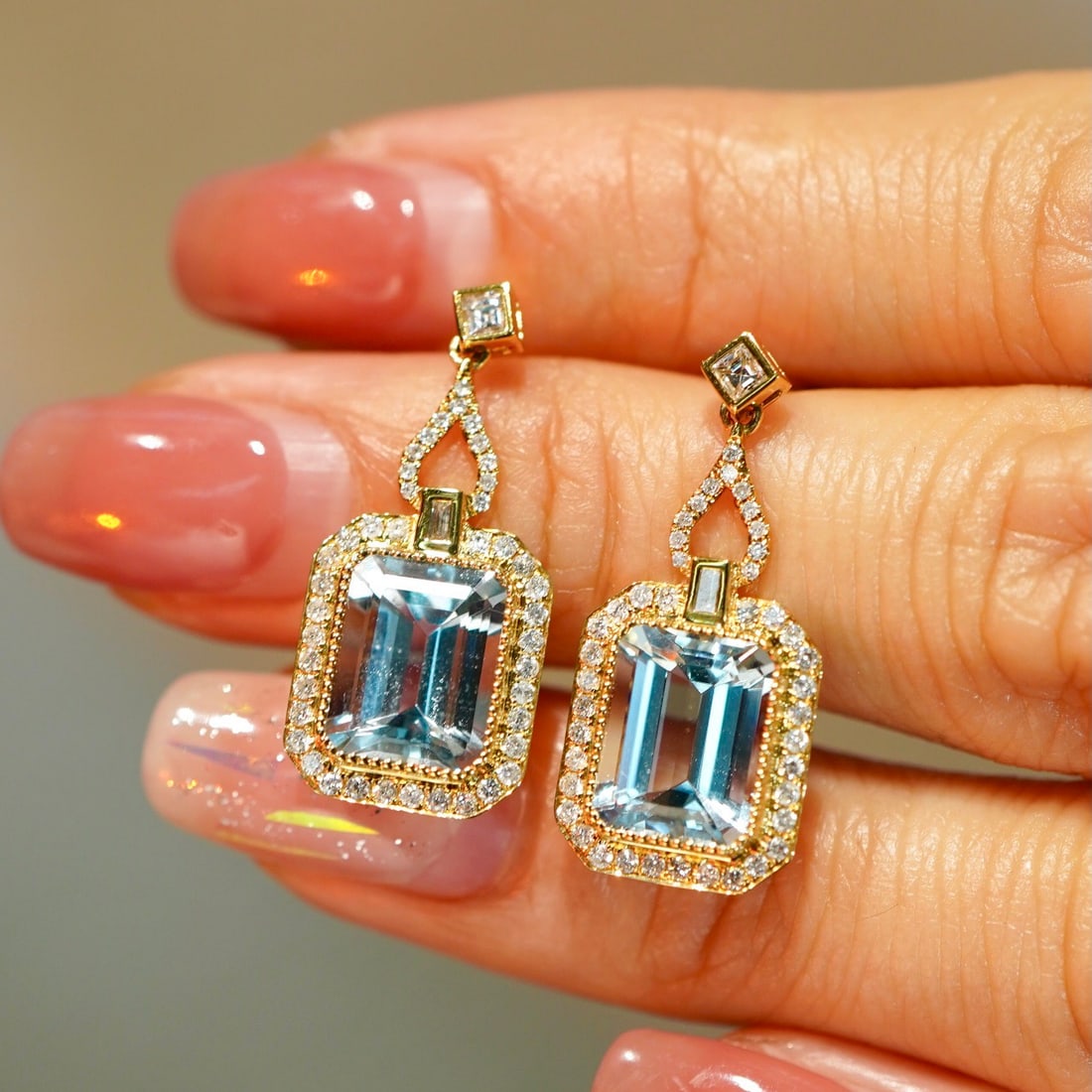 14k Gold 5 Ct Natural Aquamarine & Diamond Earrings - 4