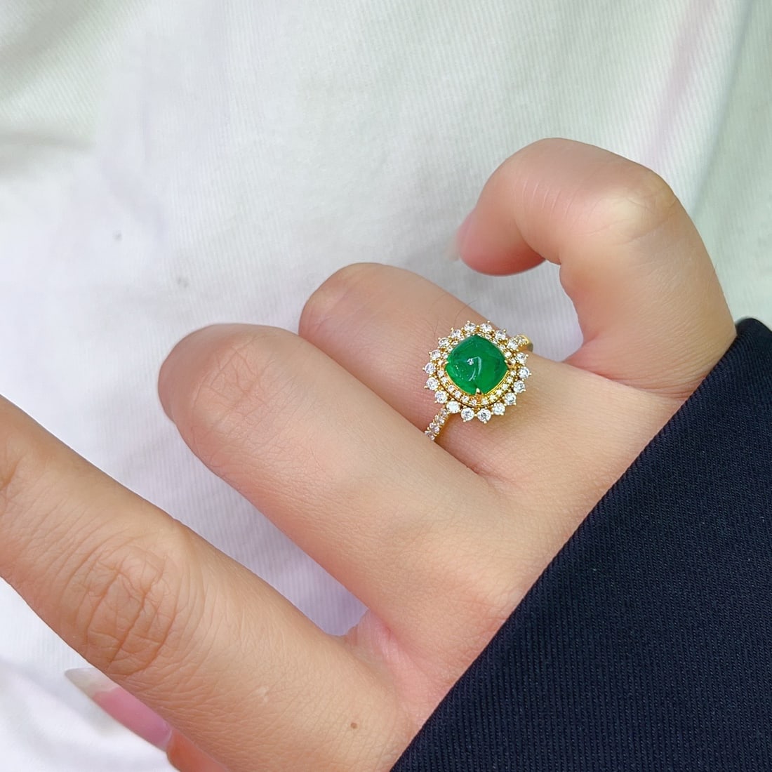 14k Gold 1.35 Ct Vivid Green Natural Emerald & Diamond Ring - 5