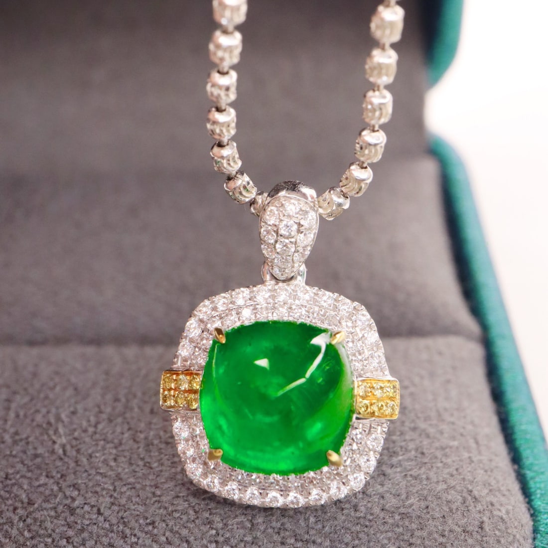 14k Gold 3.30 Ctw Vivid Green Natural Emerald & Diamond Pendant( Without Chain ) - 2