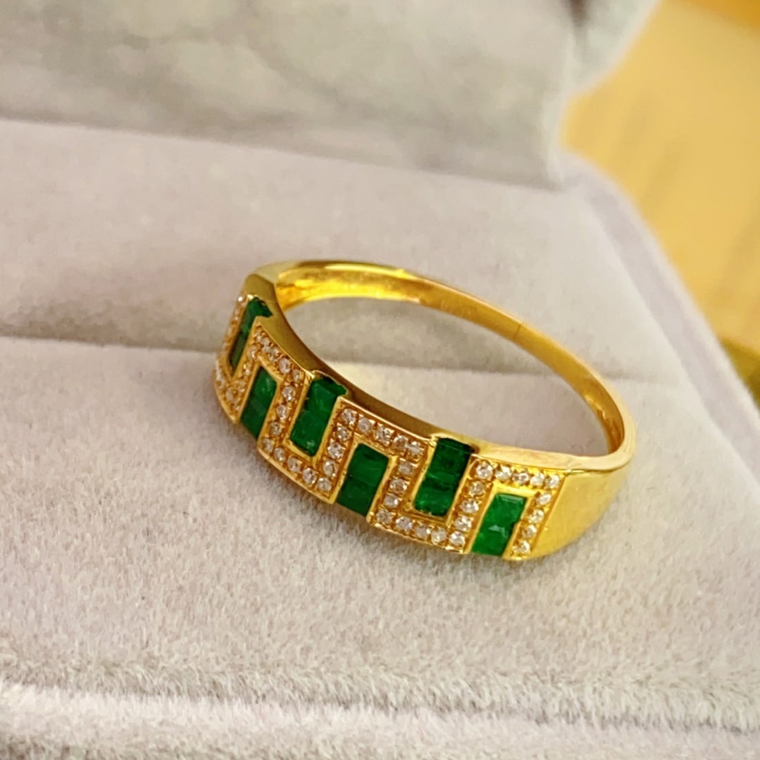 14k Gold 0.80 Ct Natural Emerald & Diamond Ring - 4