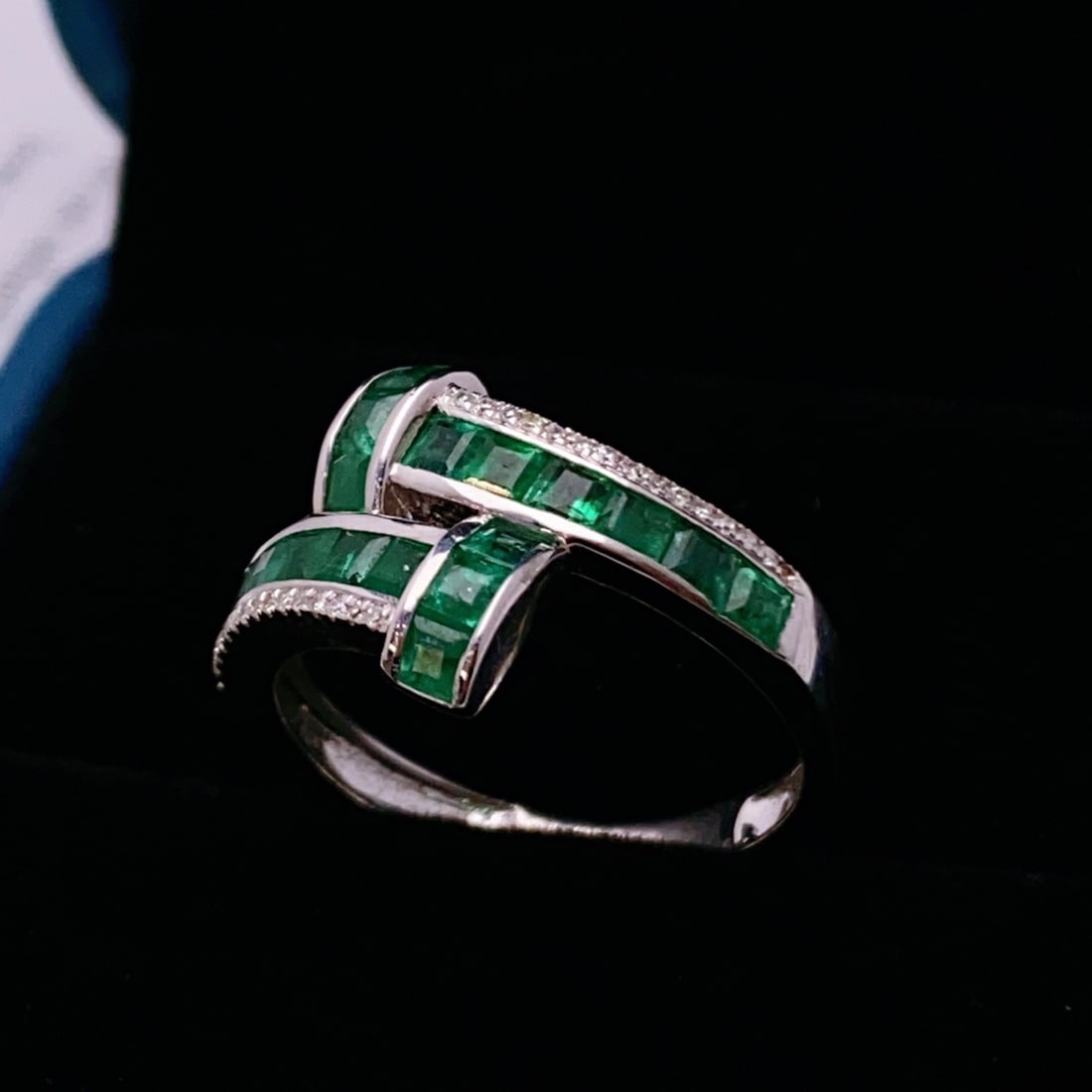 14k Gold 2.00 Ct Natural Emerald & Diamond Ring - 4