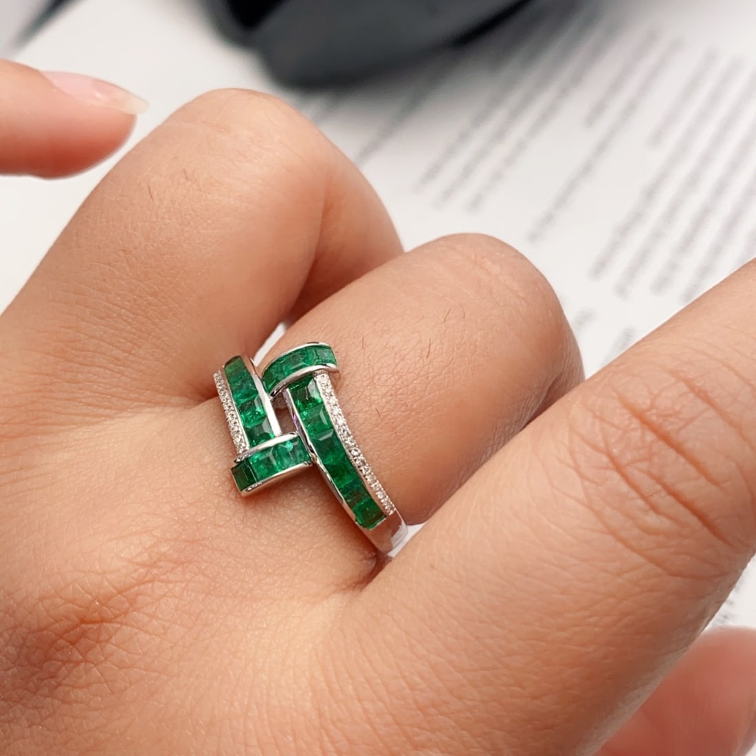 14k Gold 2.00 Ct Natural Emerald & Diamond Ring - 6