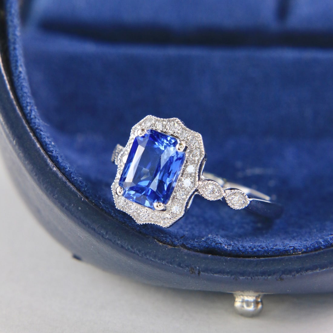 14k Gold 2.72 Ctw Natural Sapphire & Diamond Ring - 3